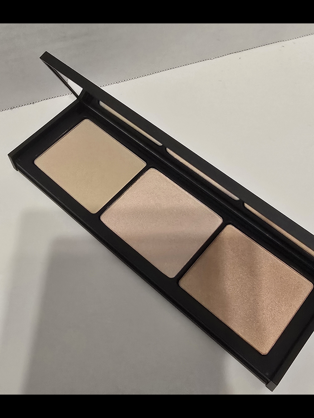 Cargo HD Illuminating Palette - Nude, Champagne, Warm Gold